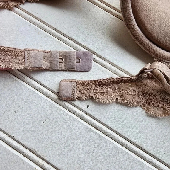 VICTORIA'S SECRET ANGELS Nude Beige BRA WOMENS SIZE 34B Lace Lightly Padded - Picture 5 of 12
